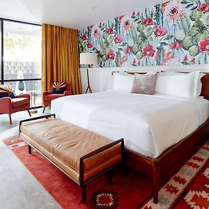 Deluxe  King Room Disability Access